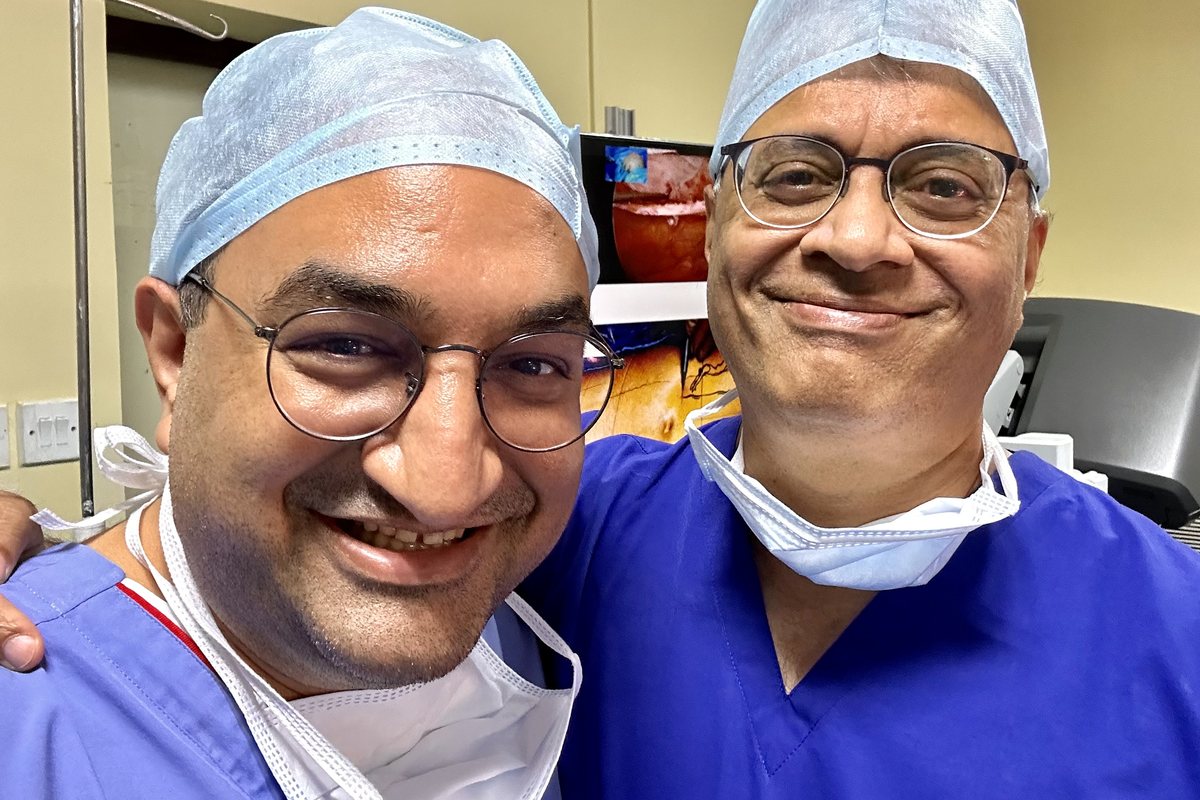 Prof. Ramana Balasubramaniam with Dr. Ashvind Bawa in the operating theatre